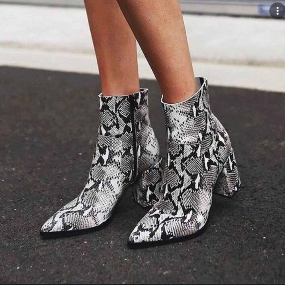 Marc Fisher / Pointed Toe Boot Snake Skin / Size 8 - image 1